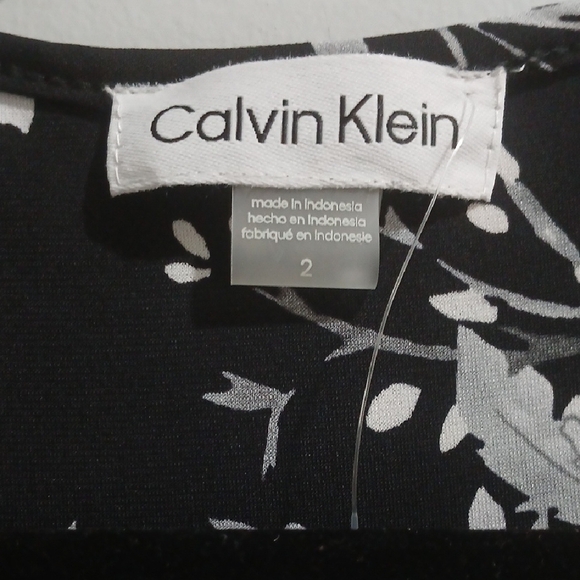 Calvin Klein Black and White Floral Croped Jumpsuit with VNeck Sz 2 New With Tag - Picture 4 of 11